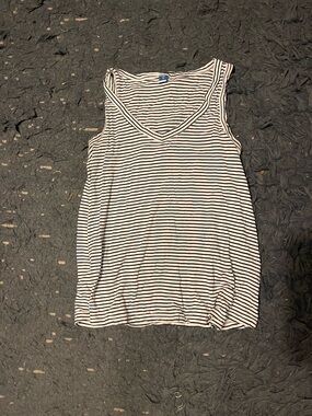 Women’s old navy Striped V-Neck Tank Top in Black and White size xs